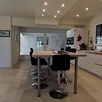 La Madrague Vue * Йер